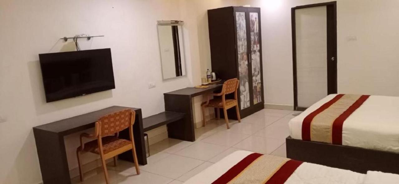 Cinemascope An Apart Hotel Chennai Eksteriør billede